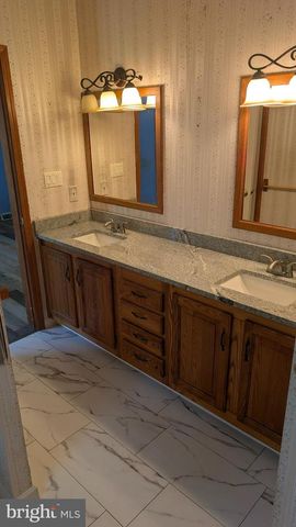 232 THRUSH CIR, New Hope, PA 18938