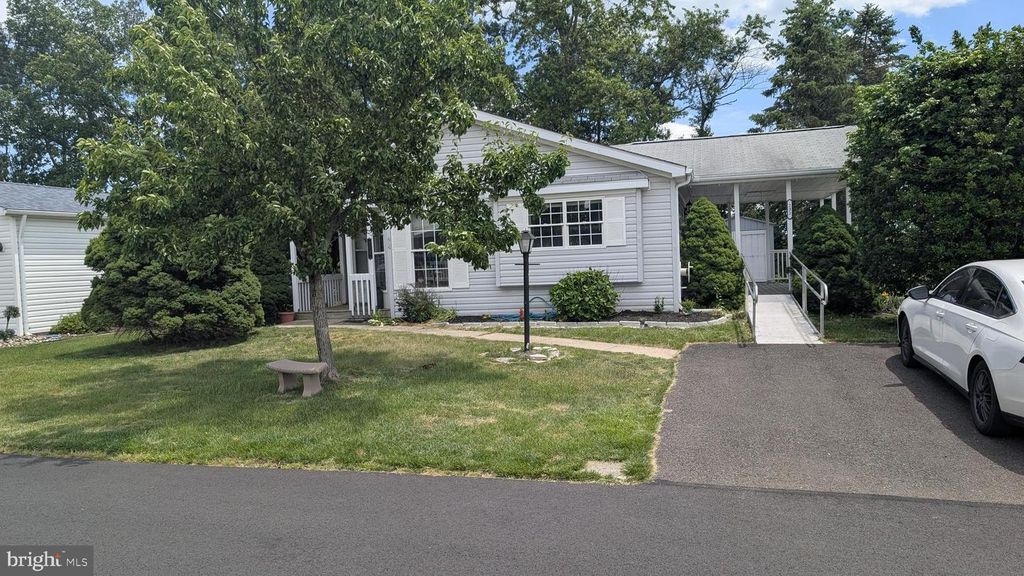 232 THRUSH CIR, New Hope, PA 18938