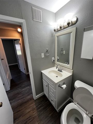 2306 Cedrick CV B, Austin, TX 78748