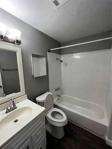 2306 Cedrick CV B, Austin, TX 78748