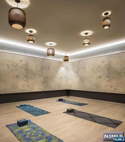 320 Adolphus Avenue PH11, Cliffside Park, NJ 07010