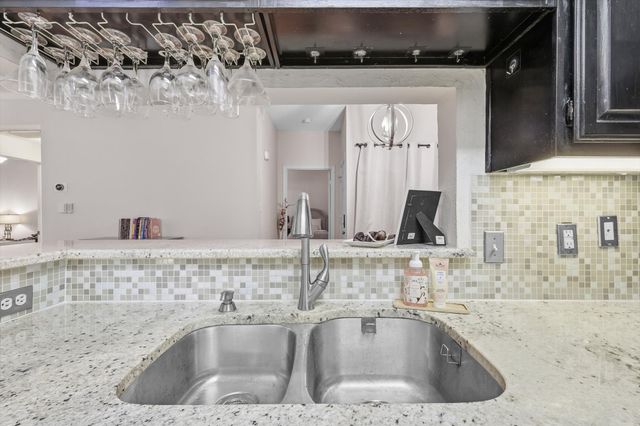 5619 Preston Oaks Road 305, Dallas, TX 75254