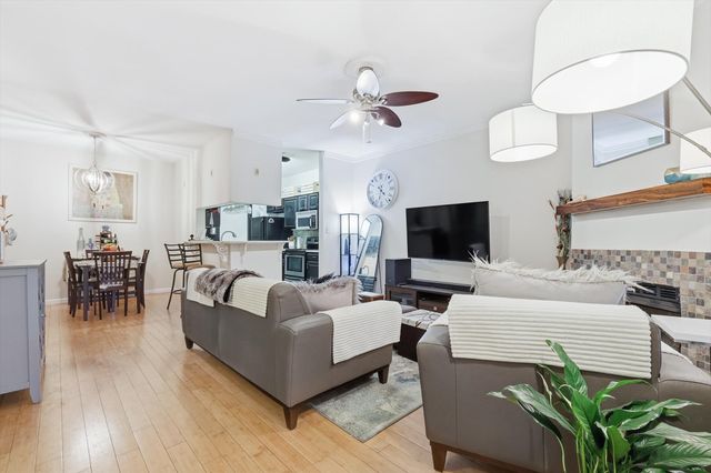 5619 Preston Oaks Road 305, Dallas, TX 75254