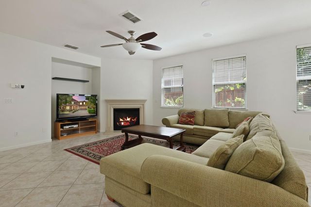 665 S Comunidad St, Mountain House, CA 95391