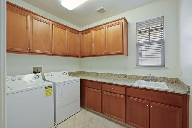 665 S Comunidad St, Mountain House, CA 95391