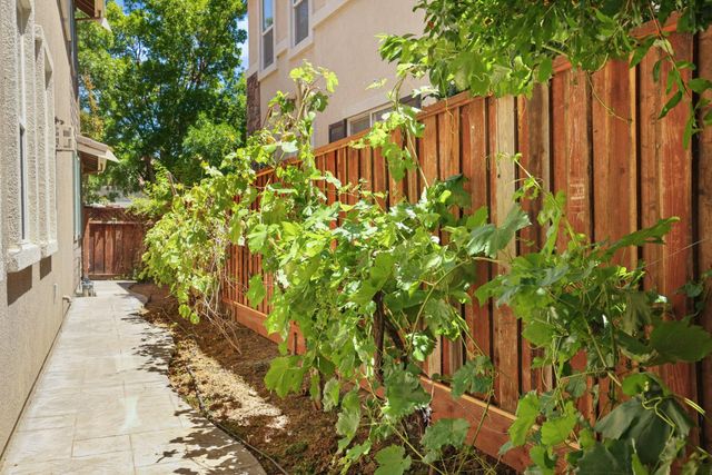 665 S Comunidad St, Mountain House, CA 95391
