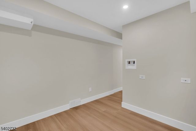 183 Winifred Dr, Totowa Boro, NJ 07512