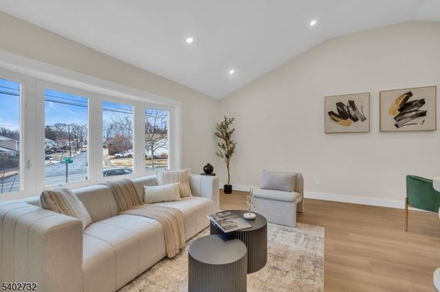 183 Winifred Dr, Totowa Boro, NJ 07512