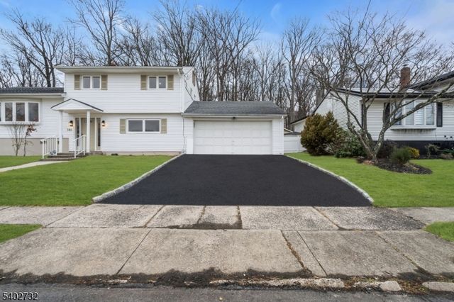 183 Winifred Dr, Totowa Boro, NJ 07512