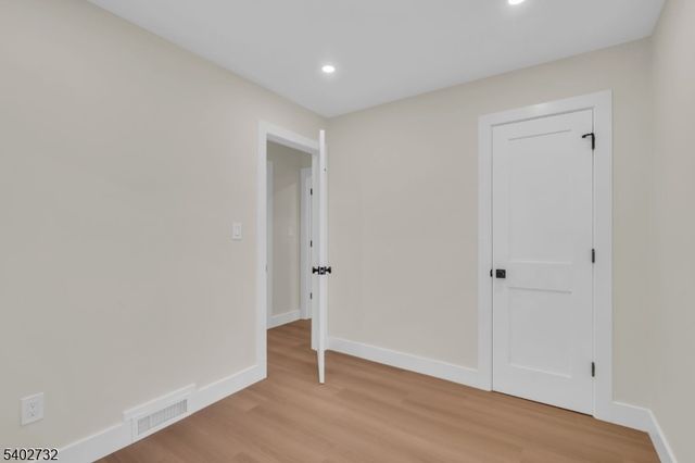 183 Winifred Dr, Totowa Boro, NJ 07512