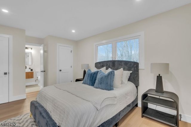 183 Winifred Dr, Totowa Boro, NJ 07512