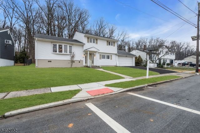 183 Winifred Dr, Totowa Boro, NJ 07512
