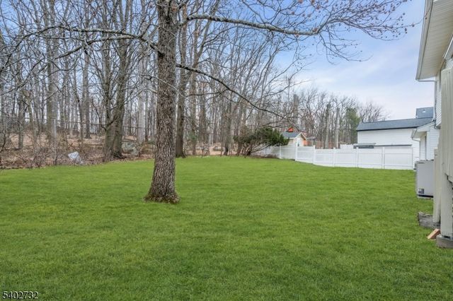 183 Winifred Dr, Totowa Boro, NJ 07512