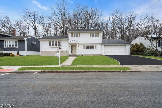 183 Winifred Dr, Totowa Boro, NJ 07512