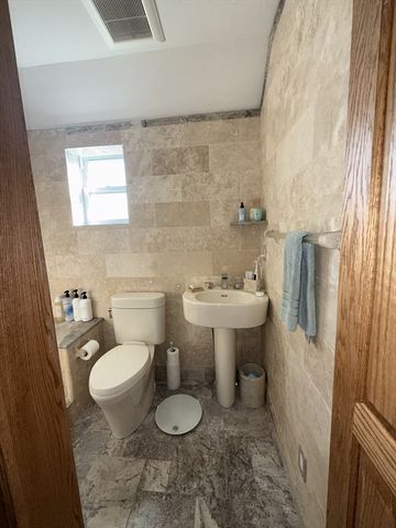 16 Cotton Ave, Braintree, MA 02184