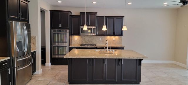 1052 Lavender St, Manteca, CA 95337