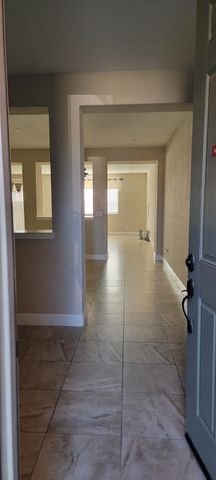 1052 Lavender St, Manteca, CA 95337