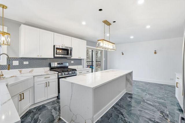 14315 S Manistee Avenue, Burnham, IL 60633