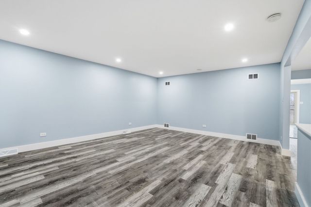 14315 S Manistee Avenue, Burnham, IL 60633