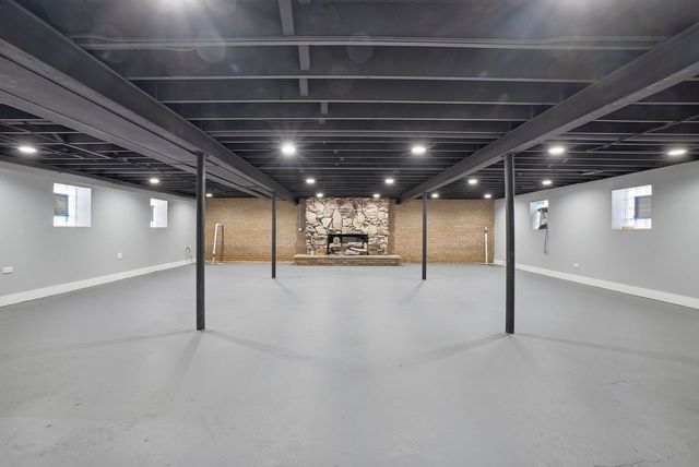 14315 S Manistee Avenue, Burnham, IL 60633