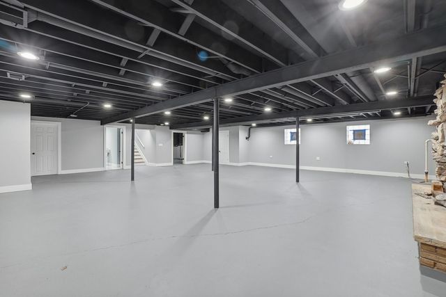 14315 S Manistee Avenue, Burnham, IL 60633