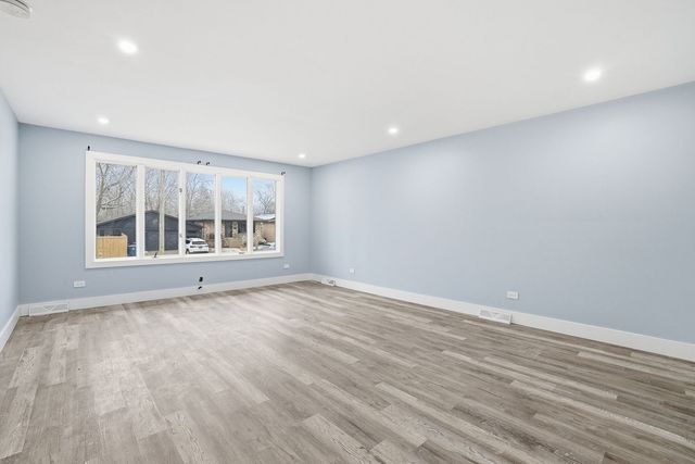 14315 S Manistee Avenue, Burnham, IL 60633