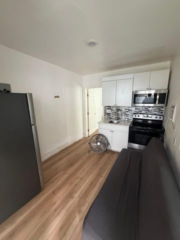 2 SW 6th Avenue C, Dania Beach, FL 33004