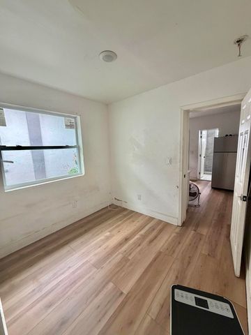 2 SW 6th Avenue C, Dania Beach, FL 33004