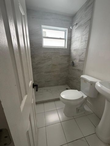 2 SW 6th Avenue C, Dania Beach, FL 33004