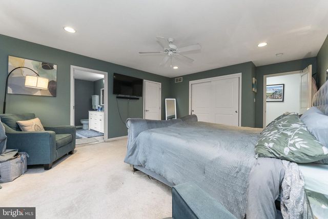 1404 NEW HOPE ST, Norristown, PA 19401