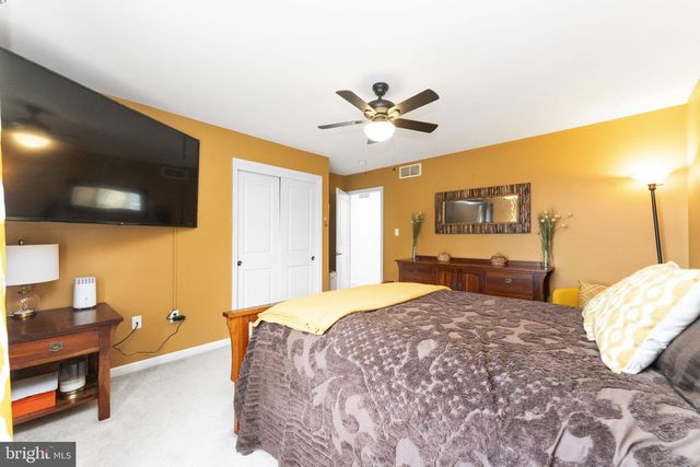 1404 NEW HOPE ST, Norristown, PA 19401