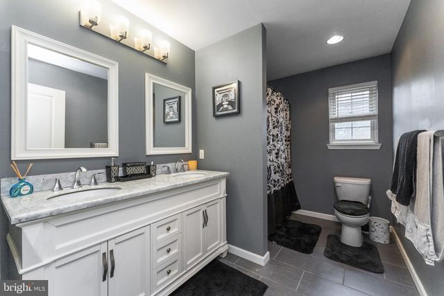 1404 NEW HOPE ST, Norristown, PA 19401