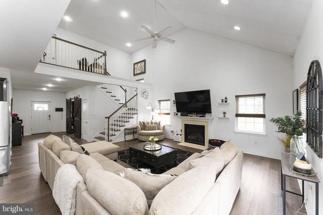 1404 NEW HOPE ST, Norristown, PA 19401