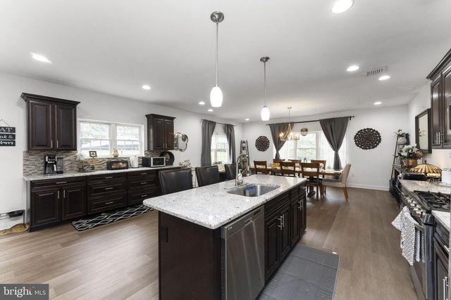 1404 NEW HOPE ST, Norristown, PA 19401