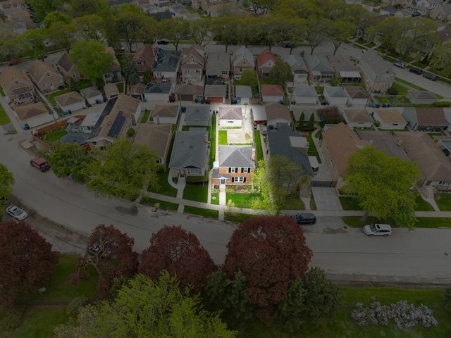 6767 W Talcott Avenue, Chicago, IL 60656