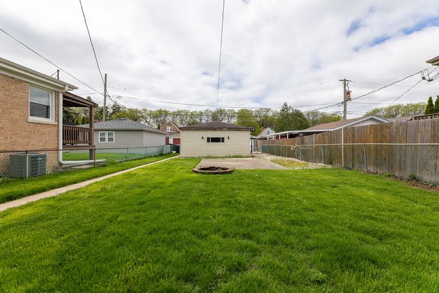 6767 W Talcott Avenue, Chicago, IL 60656
