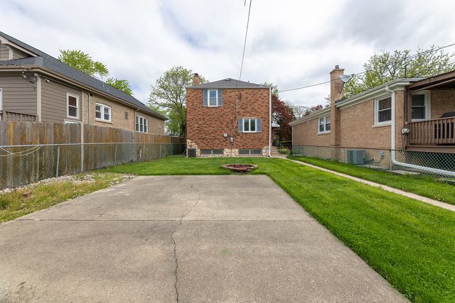 6767 W Talcott Avenue, Chicago, IL 60656