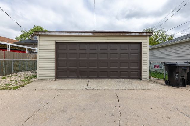 6767 W Talcott Avenue, Chicago, IL 60656
