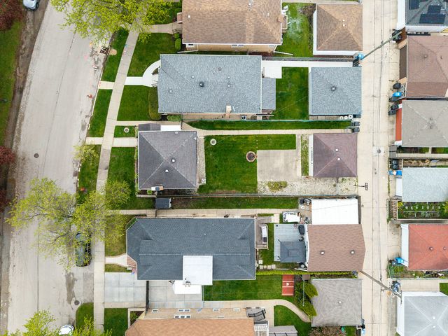 6767 W Talcott Avenue, Chicago, IL 60656