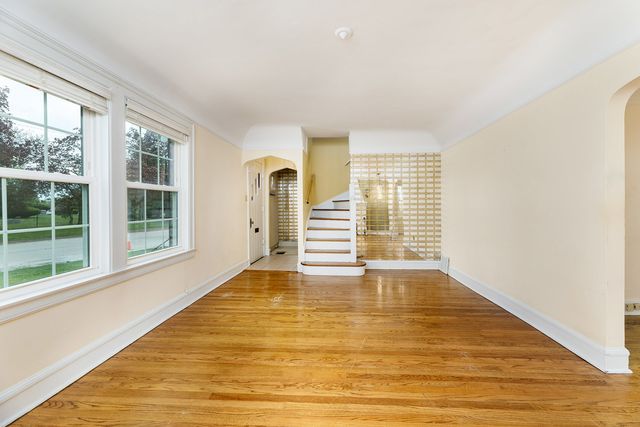 6767 W Talcott Avenue, Chicago, IL 60656