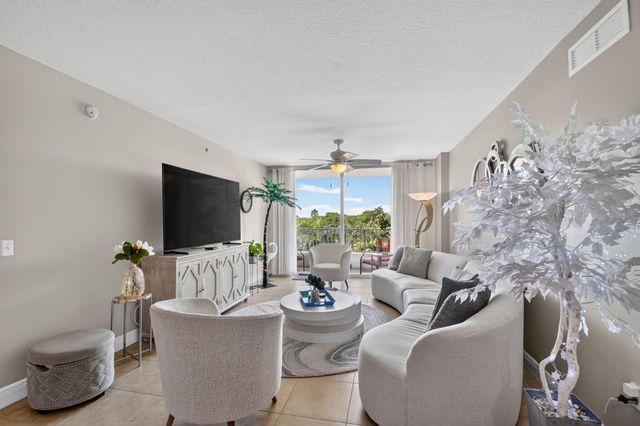 700 E BOYNTON BEACH Boulevard 410, Boynton Beach, FL 33435
