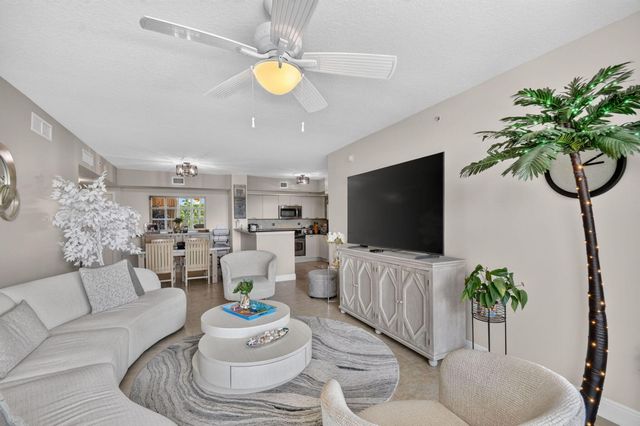 700 E BOYNTON BEACH Boulevard 410, Boynton Beach, FL 33435