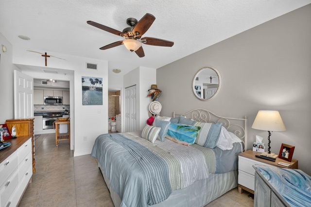 700 E BOYNTON BEACH Boulevard 410, Boynton Beach, FL 33435