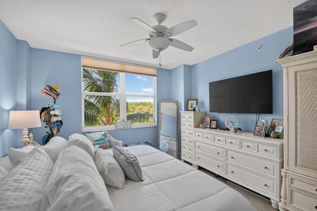700 E BOYNTON BEACH Boulevard 410, Boynton Beach, FL 33435