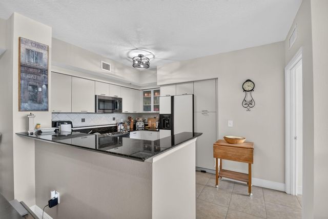 700 E BOYNTON BEACH Boulevard 410, Boynton Beach, FL 33435