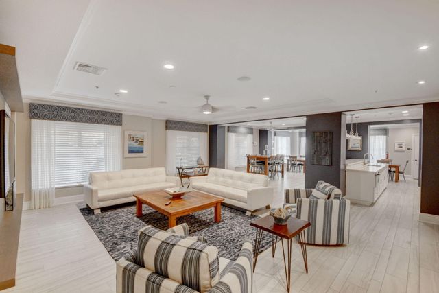 700 E BOYNTON BEACH Boulevard 410, Boynton Beach, FL 33435