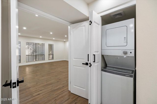 5217 N 24TH Street 104, Phoenix, AZ 85016