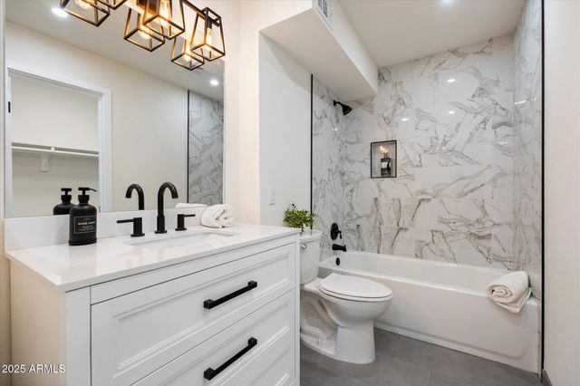 5217 N 24TH Street 104, Phoenix, AZ 85016