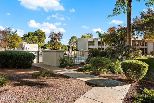 5217 N 24TH Street 104, Phoenix, AZ 85016