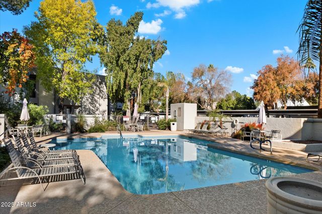 5217 N 24TH Street 104, Phoenix, AZ 85016